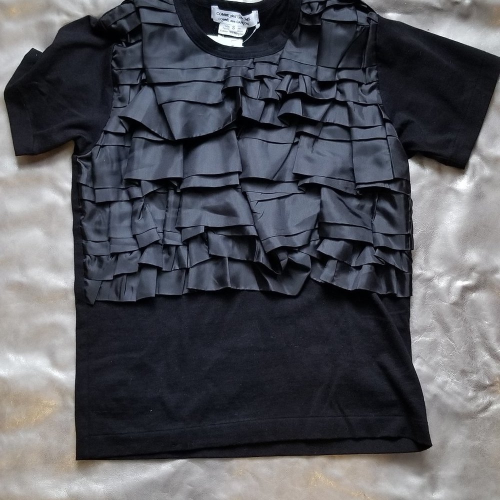 *NWT* Comme des garcons ruffle tee